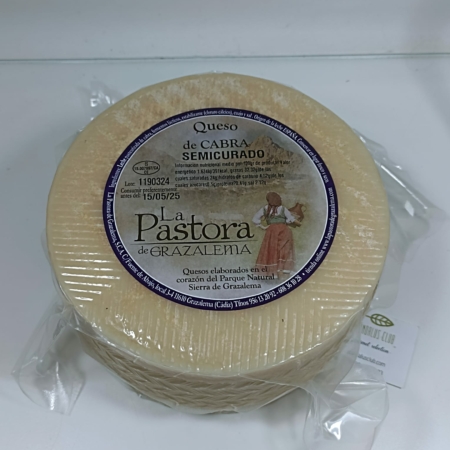 Queso Payoyo Semicurado de Alándalus Club, queso de cabra artesanal con textura cremosa y sabor suave. Ideal para bocadillos y disfrutar en familia.