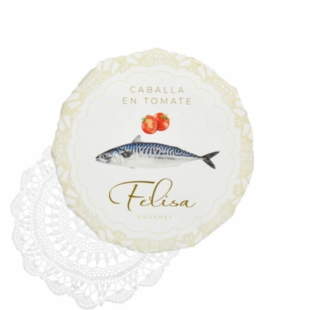La Caballa en Tomate Gourmet Felisa es una exquisita conserva elaborada con caballa seleccionada de alta calidad y acompañada de una deliciosa salsa de tomate que realza su sabor natural.